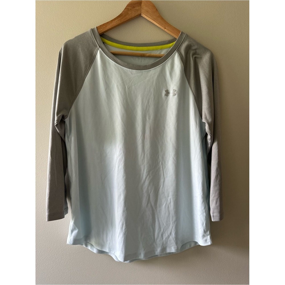 Sporty Athleisure Under Armour Long Sleeve Top S Blue Gray Raglan Colorblock - Picture 2 of 4